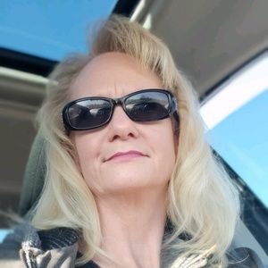 Meet your Posher, Mique